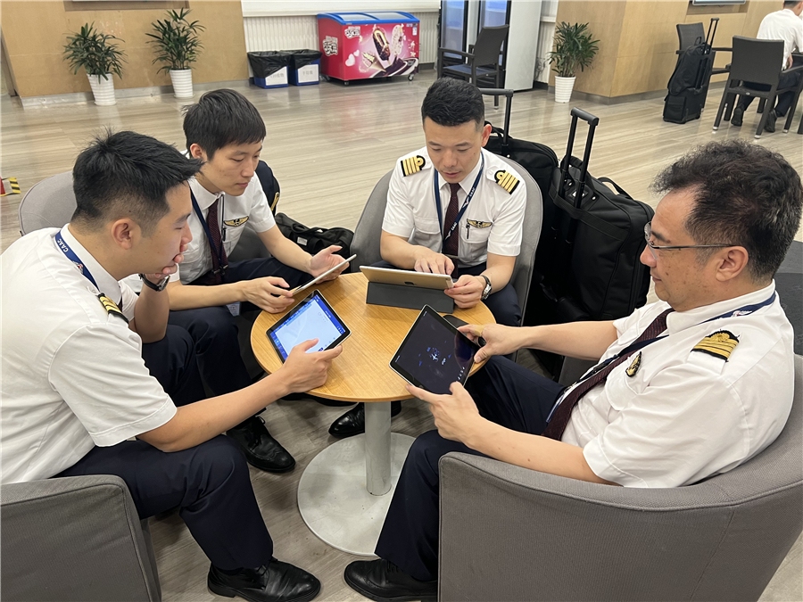 高温!高峰!干劲高涨!东航人暑运进行时(图7) 高温!高峰!干劲高涨!东航人暑运进行时(图7)